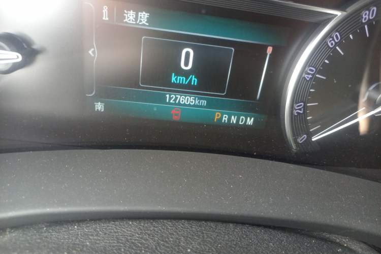 Used Buick GL8 2017 ES 28T Comfort Model China V Standard Odometer Close Up