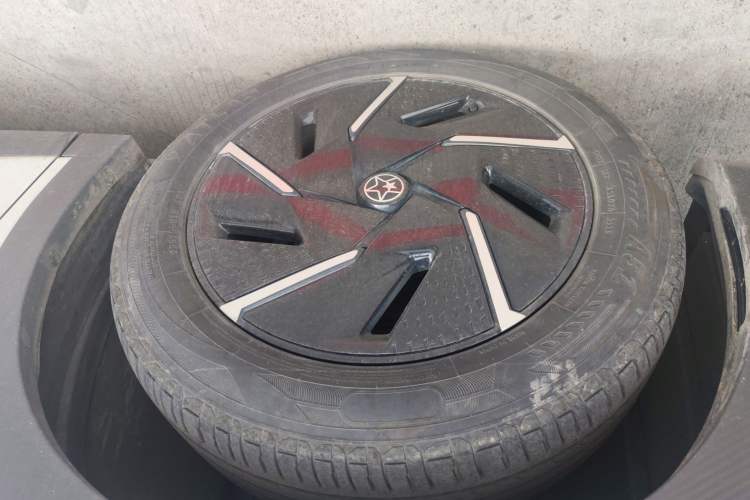 Used Venucia VX6 2023 520 Max Left Front Wheel Hub