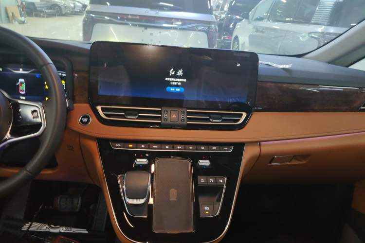 Used Hongqi HQ9 2023 2.0T Smart Connect Flagship Edition