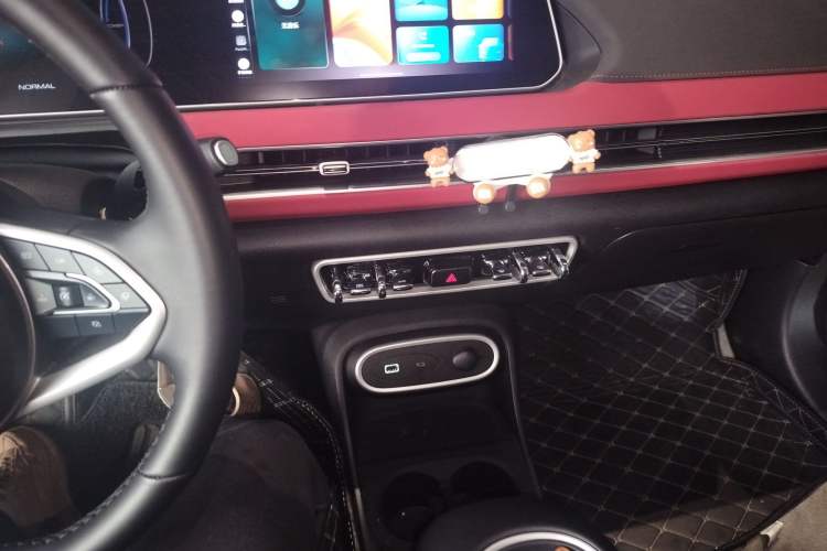 Used ORA Good Cat GT 2024 Mulan Edition 401km Luxury Version Audio And AC Panel