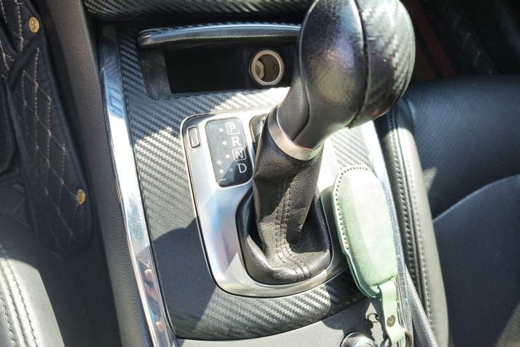 Used Infiniti G Series 2013 G25 Sedan Luxury Sport Edition Gear Lever