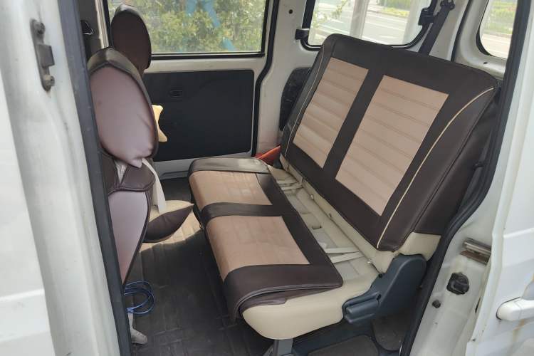 Used Wuling Rongguang V 2015 1.2L Base Version
