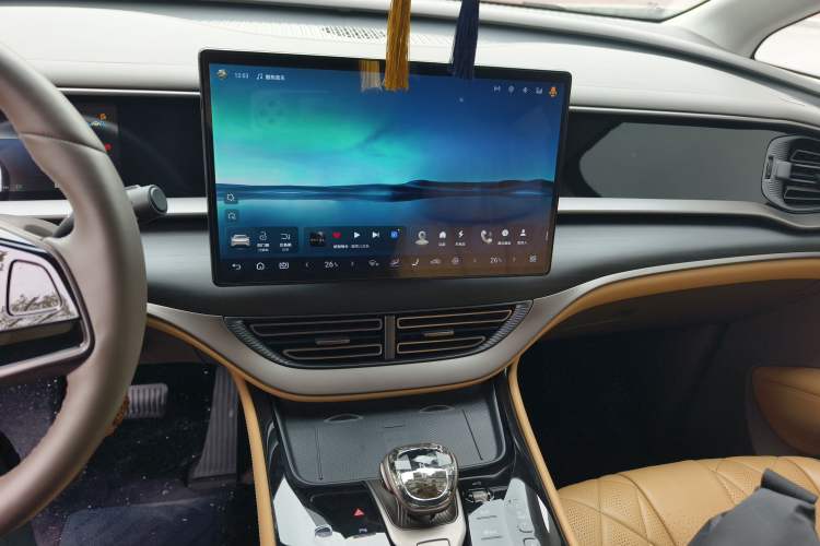 Used Denza D9 2022 DM-i 970 Four-Wheel Drive Flagship Model
