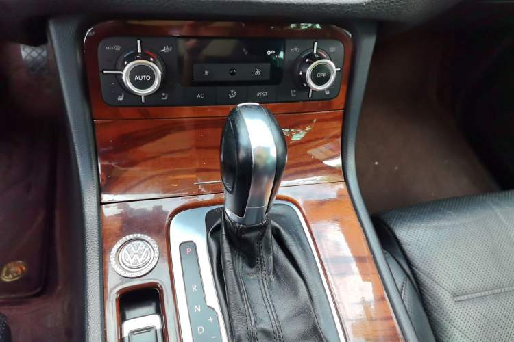 Used Volkswagen Touareg 2011 3.0 TSI High-End Version
