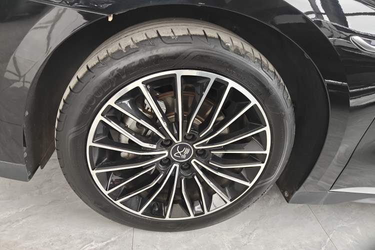 Used BYD Han 2022 DM-i 121KM Prestige Model
