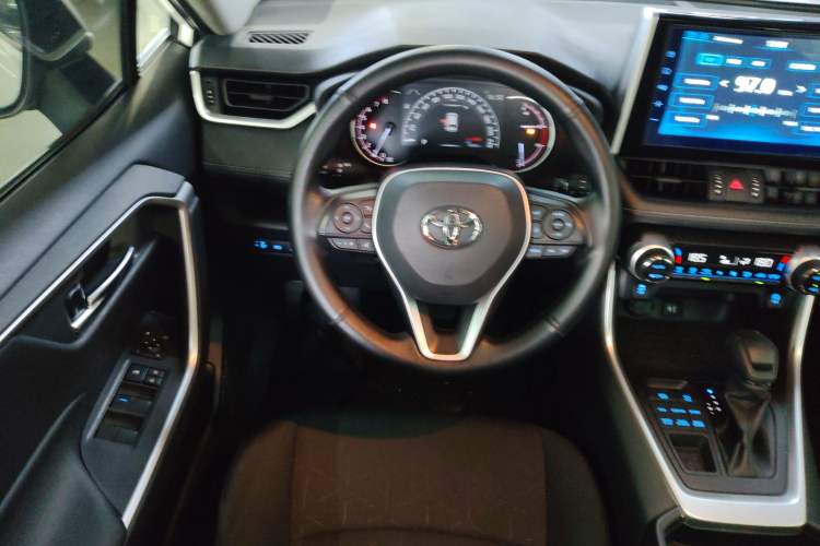 Used Toyota RAV4 2020 2.0L CVT 4x4 Trend Edition Steering Wheel