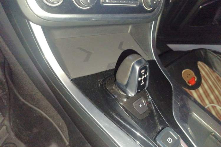 Used Lynk & Co 01 2017 2.0T Two-Wheel Drive Pro Edition Gear Lever