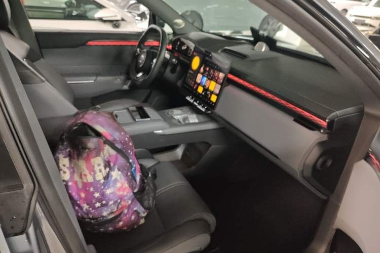 Used Zeekr 7X 2025 100 kWh Long-Range Rear-Wheel Drive with Intelligent Driving Features Right Front Seat