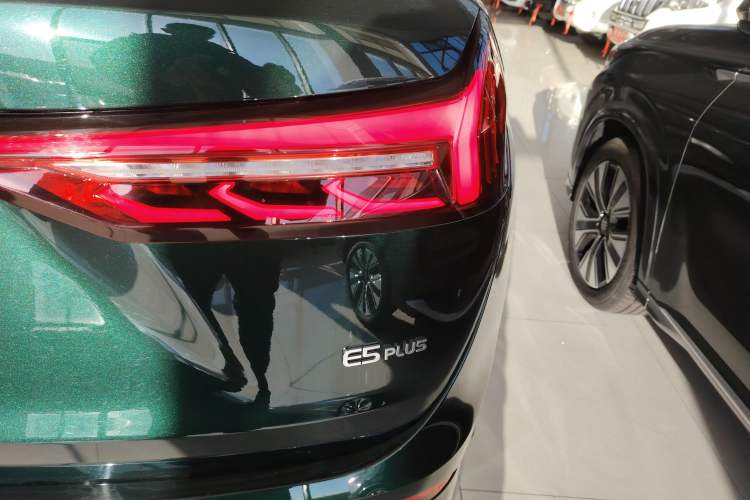 Used Landian E5 PLUS 2025 165 km Long-Range Version PLUS 7-Seater