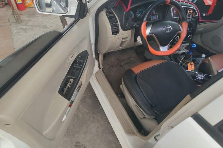 Used Soueast V3 Lingyue 2014 1.5L Manual Entry-Level Version Driver Seat