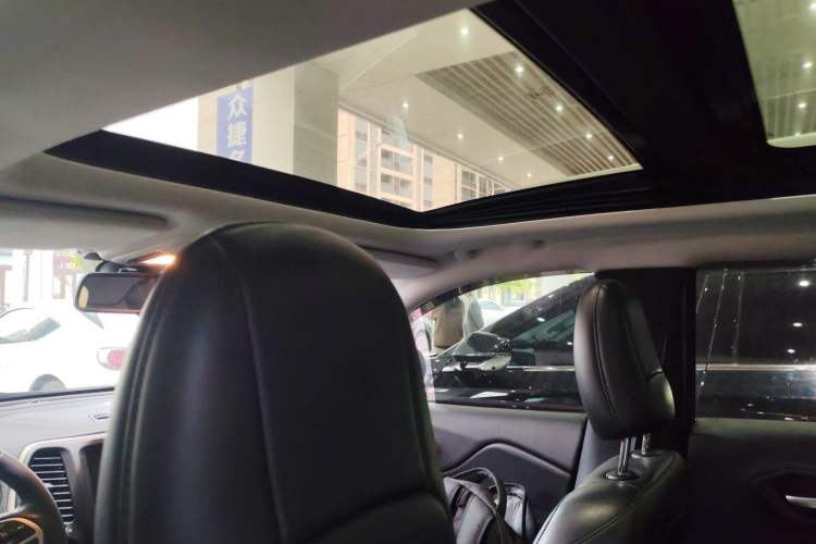 Used Jeep Cherokee 2016 2.4L Superior Edition