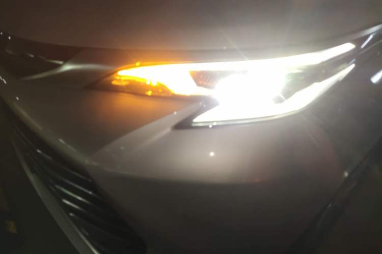 Used Toyota SIENNA 2021 2.5L Hybrid Luxury Edition Left Front Headlight