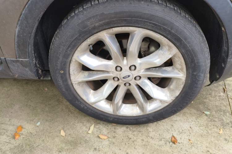 Used Ford Explorer 2013 3.5L Deluxe Model Right Front Wheel Hub