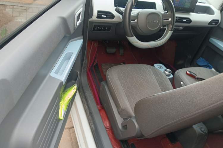 Used Geely Galaxy Panda 2024 Panda Mini 200km Endurance Bear Driver Seat