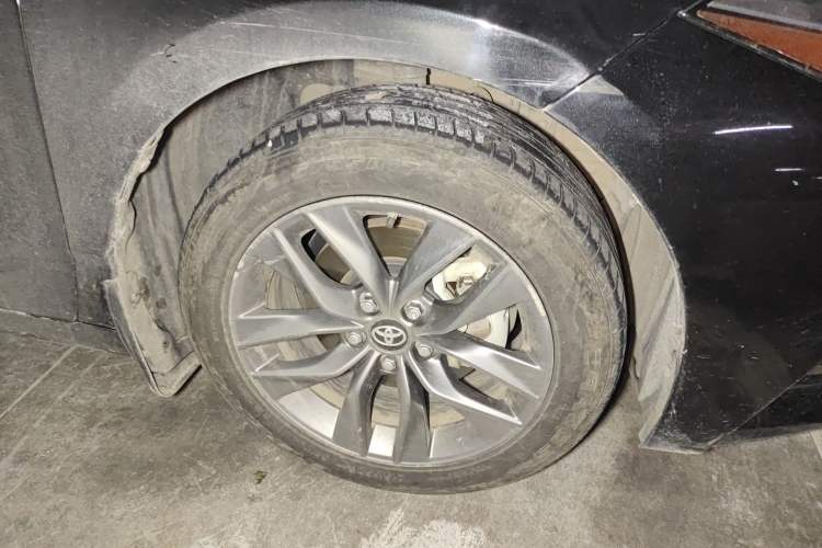 Used Toyota Avalon 2019 2.0L Luxury Edition China VI Standard Right Front Wheel Hub