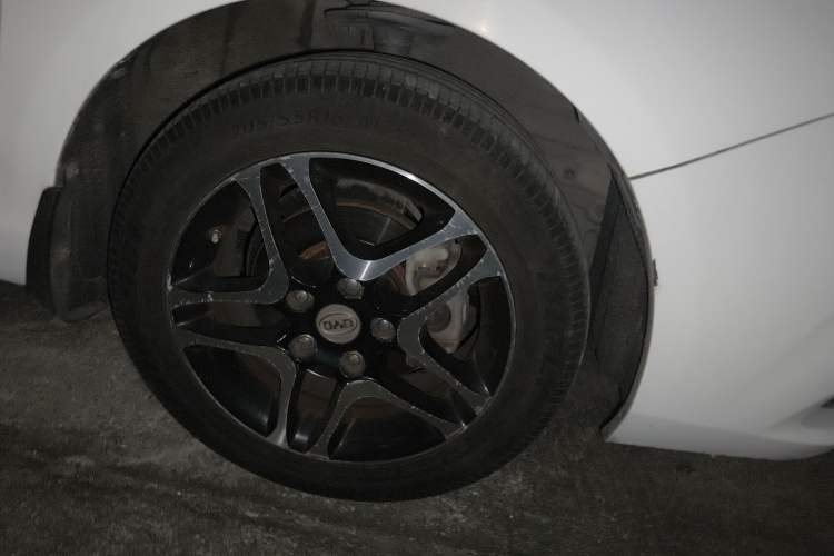 Used BYD G5 2014 1.5TID Automatic Flagship Model