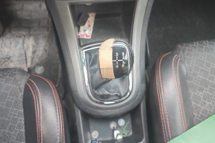 Used Cowin C3R 2015 1.5L Manual Yellow Diamond Edition Gear Lever