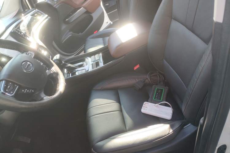 Used GAC Trumpchi GS8 2017 320T Two-Wheel Drive Luxury Smart Connectivity Version (7 Seats)
