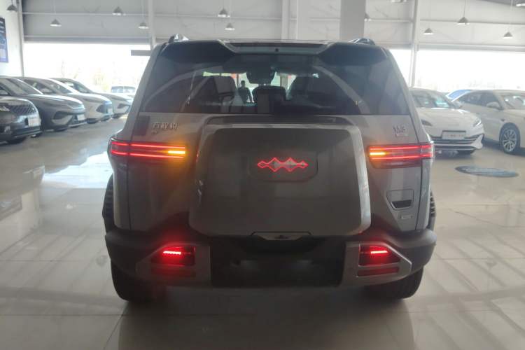 Used Formula Leopard Titanium 3 2025 501 km All-Wheel Drive Intelligent Driving Max Edition
