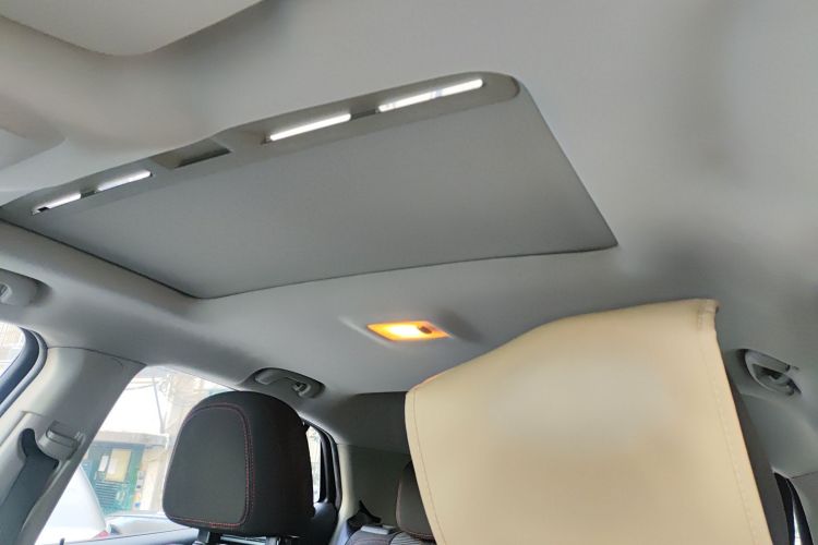 Used Buick Encore 2015 1.4T Automatic Two-Wheel Drive Urban Elite Version
