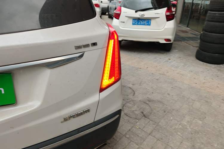 Used Cadillac XT5 2018 25T Luxury Model