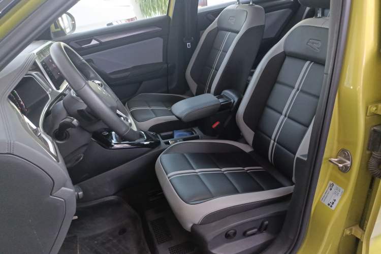 Used Volkswagen T-ROC 2023 300TSI DSG Two-Wheel Drive Starlight Edition