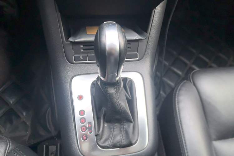 Used Volkswagen Tiguan 2012 1.8TSI Automatic Two-Wheel Drive Elite Edition Gear Lever