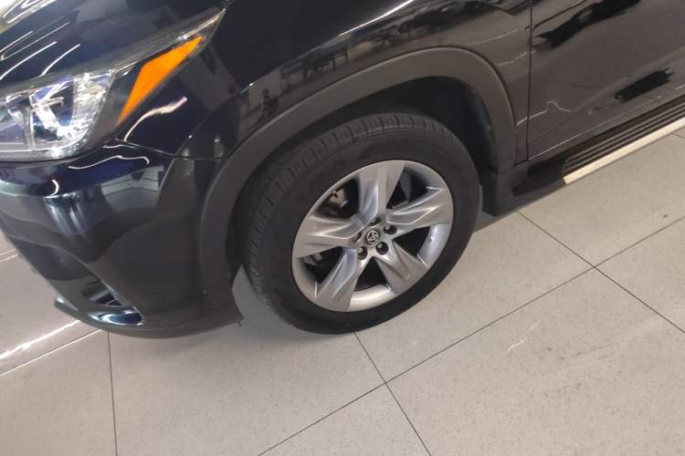 Used Toyota Highlander 2018 2.0T Four-Wheel Drive Prestige Version 7 Seats China V Emission Standard Exterior 4