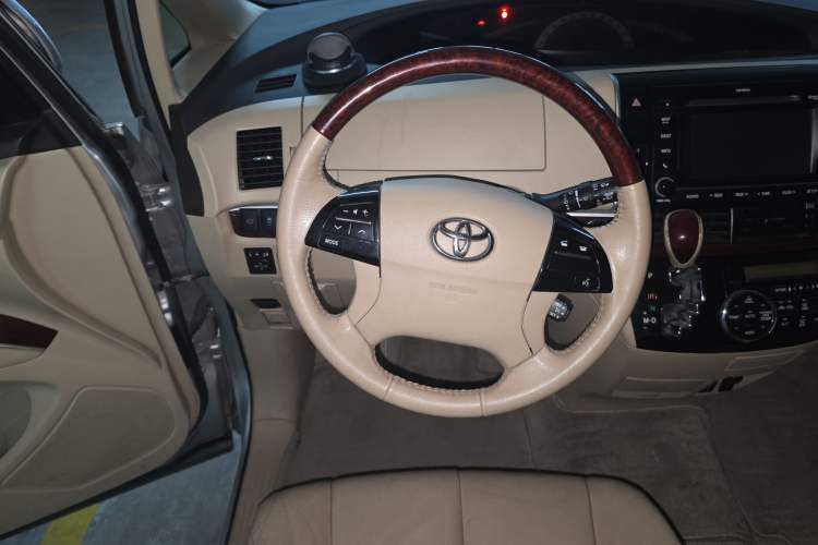 Used Toyota Previa 2012 2.4L 7-Seater Luxury Edition Steering Wheel