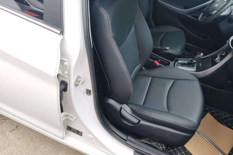 Used Hyundai Elantra (5th Generation / Langdong) 2015 1.6L Automatic Leading Model