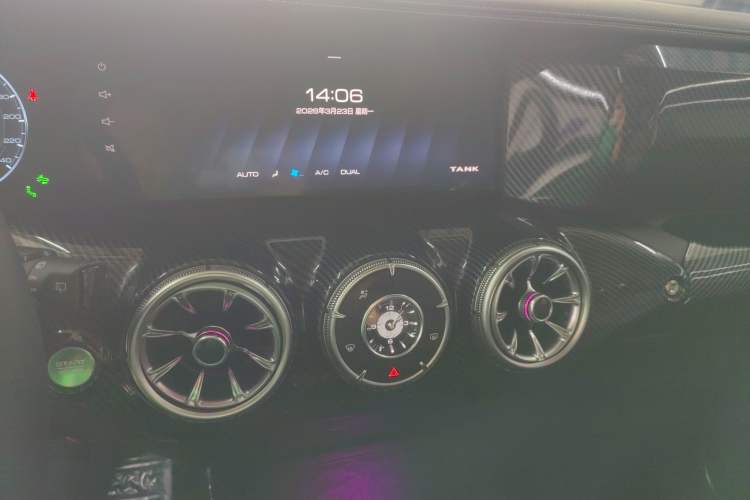 Used Tank 300 2021 City Edition 2.0T—Truly Stylish
