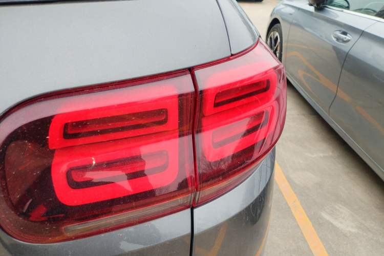 Used Citroen C5 AIRCROSS New Energy 2020 1.6T Four-Wheel Drive Plug-in Hybrid Luxury Model Exterior 3