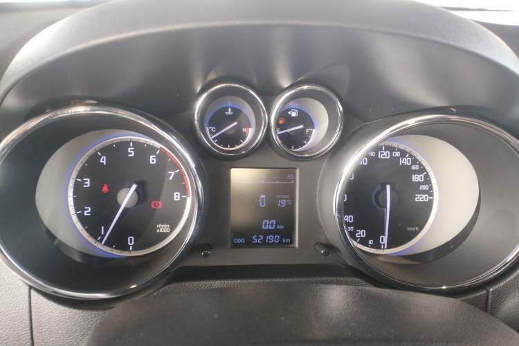 Used CHANGAN CS35 2016 1.6L Manual Luxury Model China V Standard