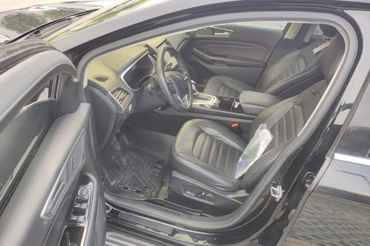 Used Ford Edge 2016 EcoBoost 245 Two-Wheel-Drive Titanium 7-Seater