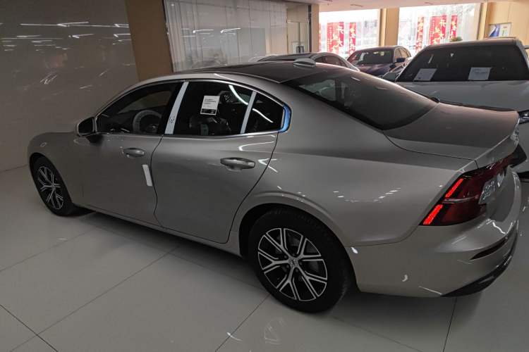 Used Volvo S60 2026 Model B4 Zhiyi Luxury Edition