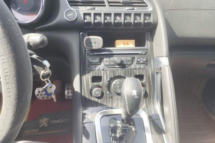 Used Peugeot 3008 2013 1.6THP Roland Garros Edition Audio And AC Panel