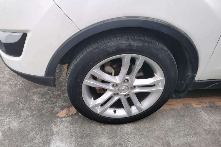 Used CHANGAN CS35 2015 1.6L Automatic Luxury Model China IV Standard Exterior 7