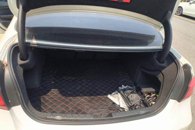 Used BMW 3 Series 2019 320Li M Sport Package Trunk