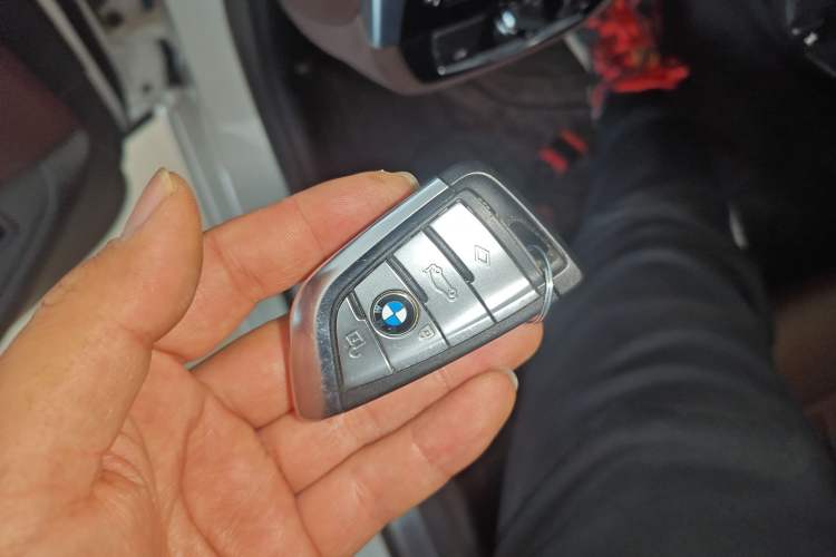 Used BMW 5 Series 2022 Restyled 525Li M Sport Package Vehicle Key