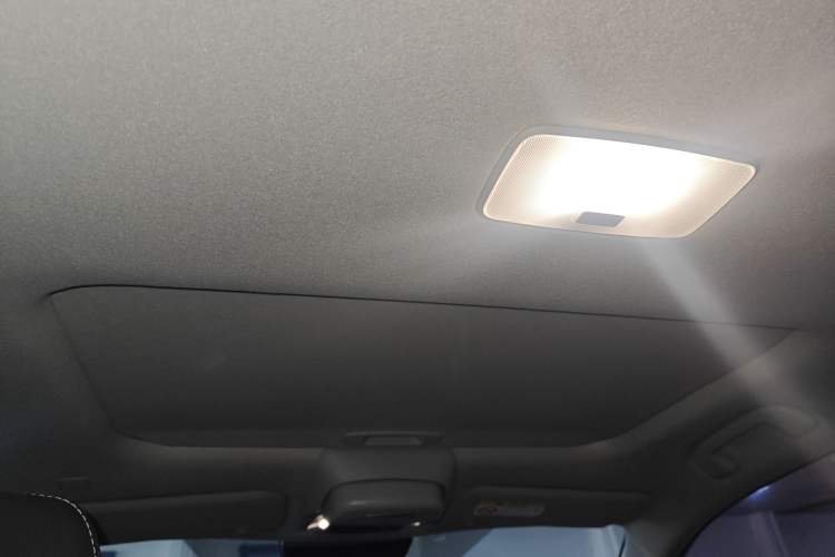 Used Toyota FRONTLANDER 2023 2.0L Smart Electric Hybrid Dual-Engine Luxury Edition
