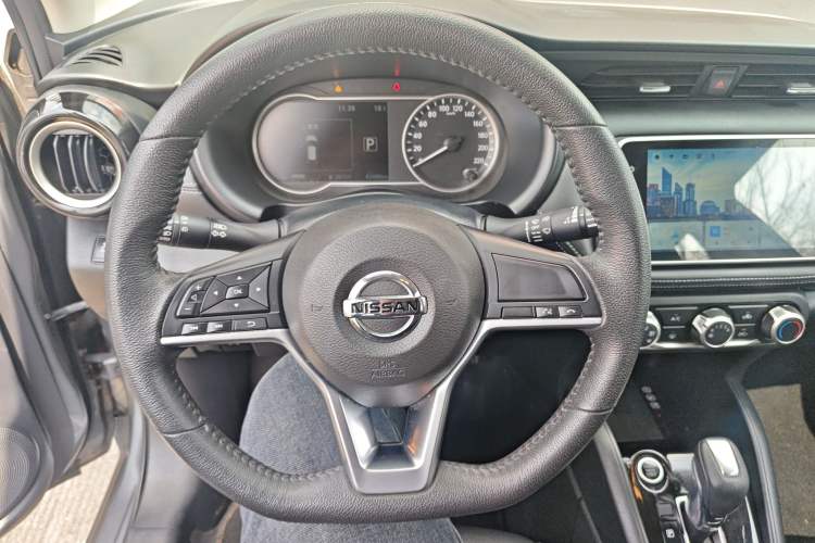 Used Nissan Kicks 2021 1.5L XV CVT Smart Connect Luxury Edition Steering Wheel