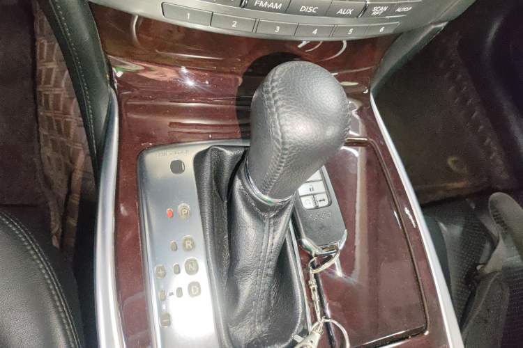 Used Infiniti Q70 2013 Q70L 2.5L Elegance Edition
