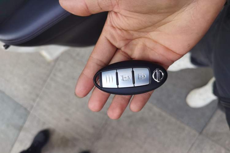 Used Nissan X-Trail 2016 2.0L CVT Smart Enjoyment Version 4WD
