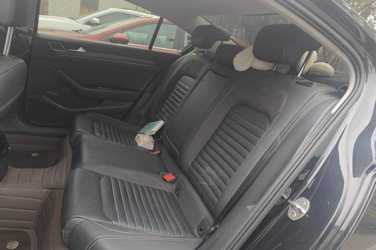 Used Volkswagen Magotan 2020 330TSI DSG Leading Model Left Rear Seat