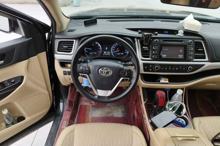Used Toyota Highlander 2018 2.0T Four-Wheel Drive Elite Edition 7 Seats China VI Standard Steering Wheel