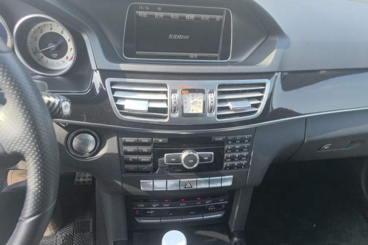 Used Mercedes-Benz E-Class 2015 E 260 L Sport & Fashion Model