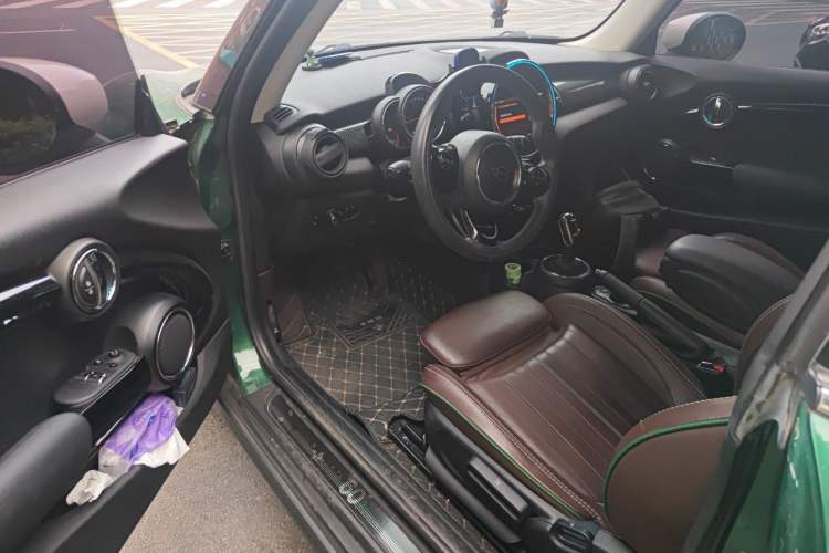 Used MINI 2019 1.5T COOPER 60th Anniversary Edition