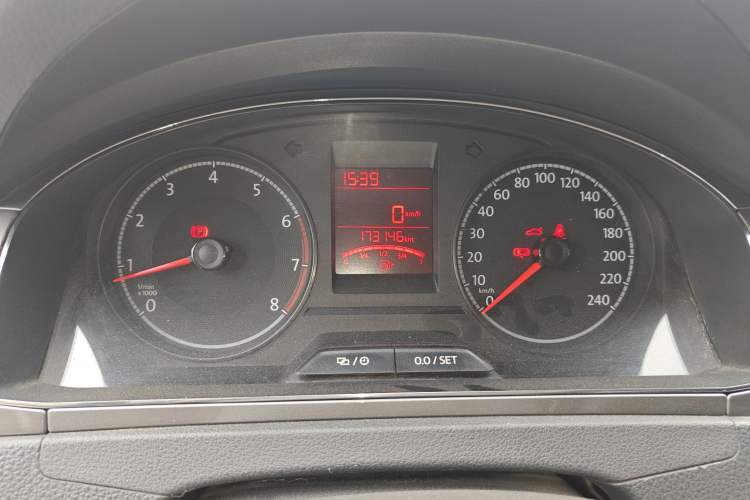 Used Volkswagen Santana 2016 1.6L Manual Comfort Edition Odometer Close Up