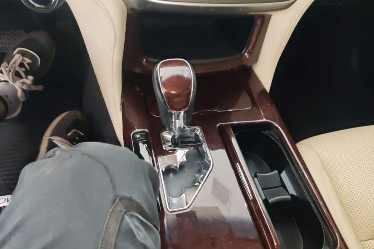 Used Toyota Crown 2018 2.0T Fashion Edition
