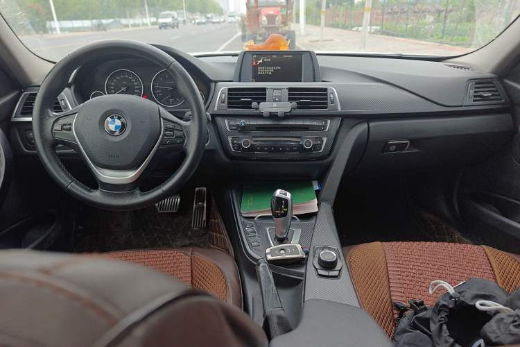 Used BMW 3 Series 2016 320Li Ambition Model Center Console